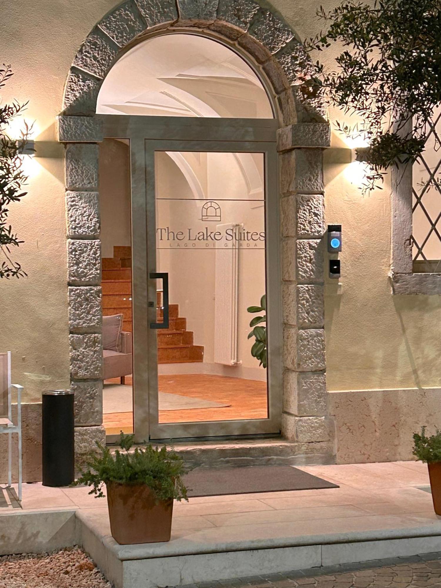 The Lake Suites Com - Luxury Stay In Лацизе Екстериор снимка