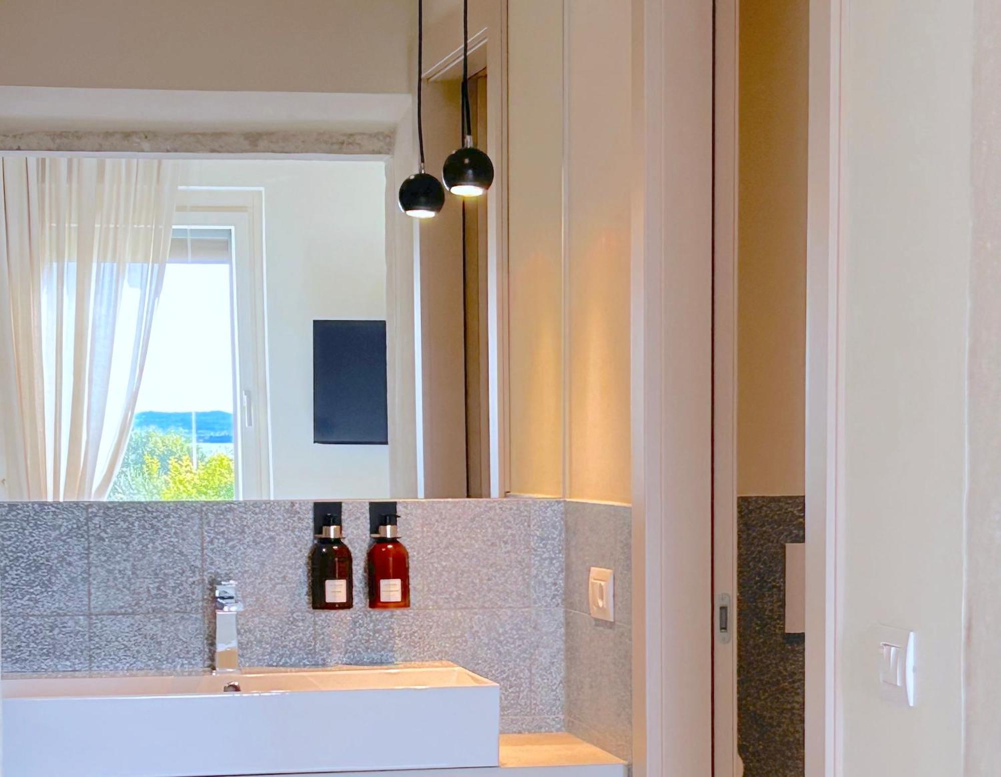 The Lake Suites Com - Luxury Stay In Лацизе Екстериор снимка