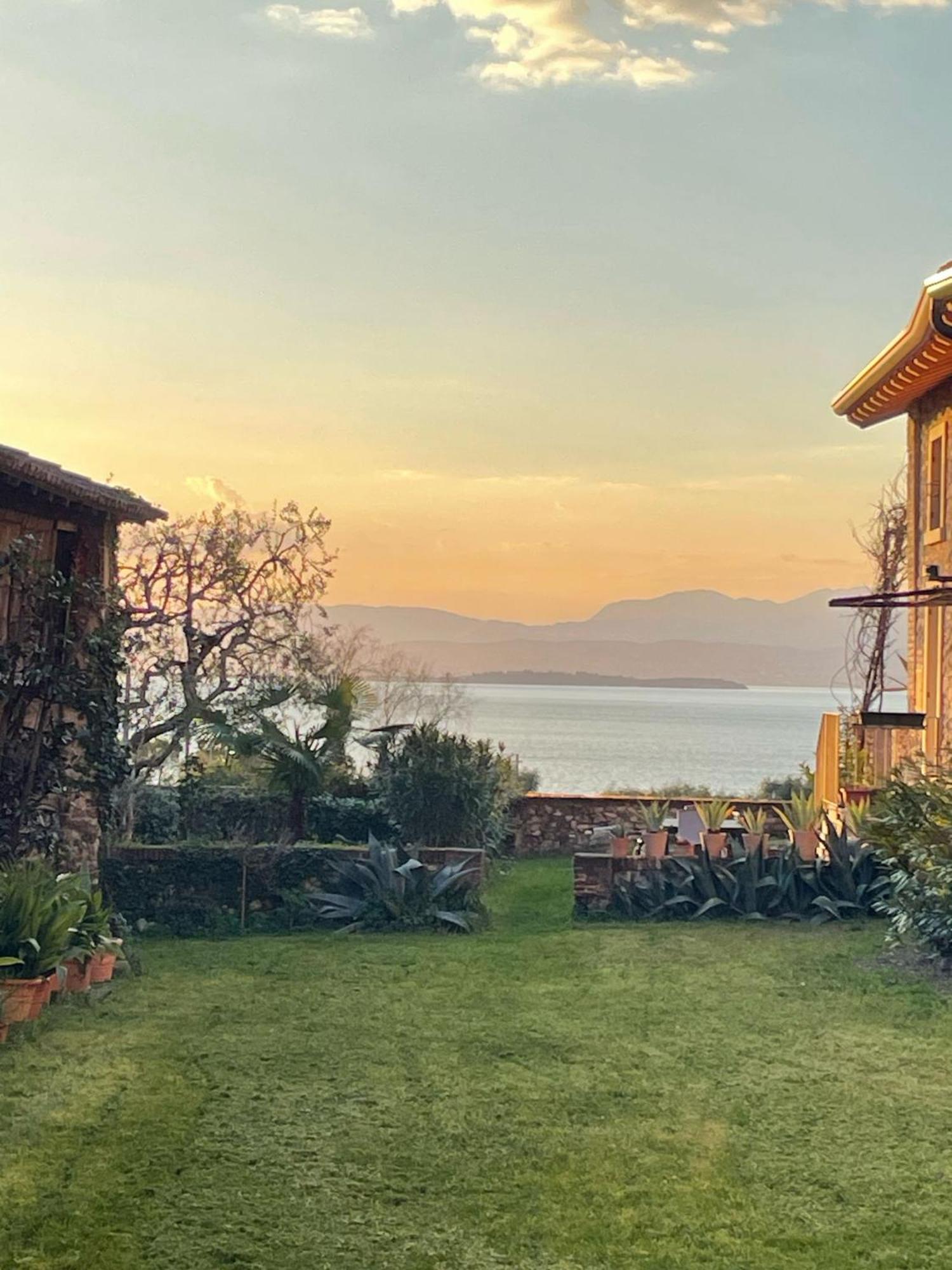 The Lake Suites Com - Luxury Stay In Лацизе Екстериор снимка